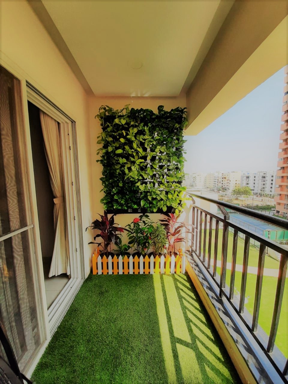 how to make a small lawn on your balcony